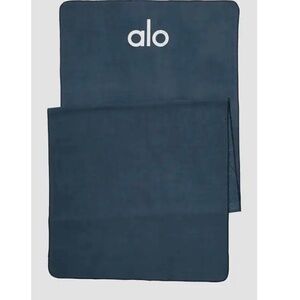 Alo Navy Yoga Towel - used ONCE
